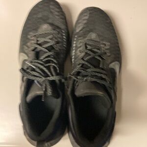 Men's Black Athletic Shoes
